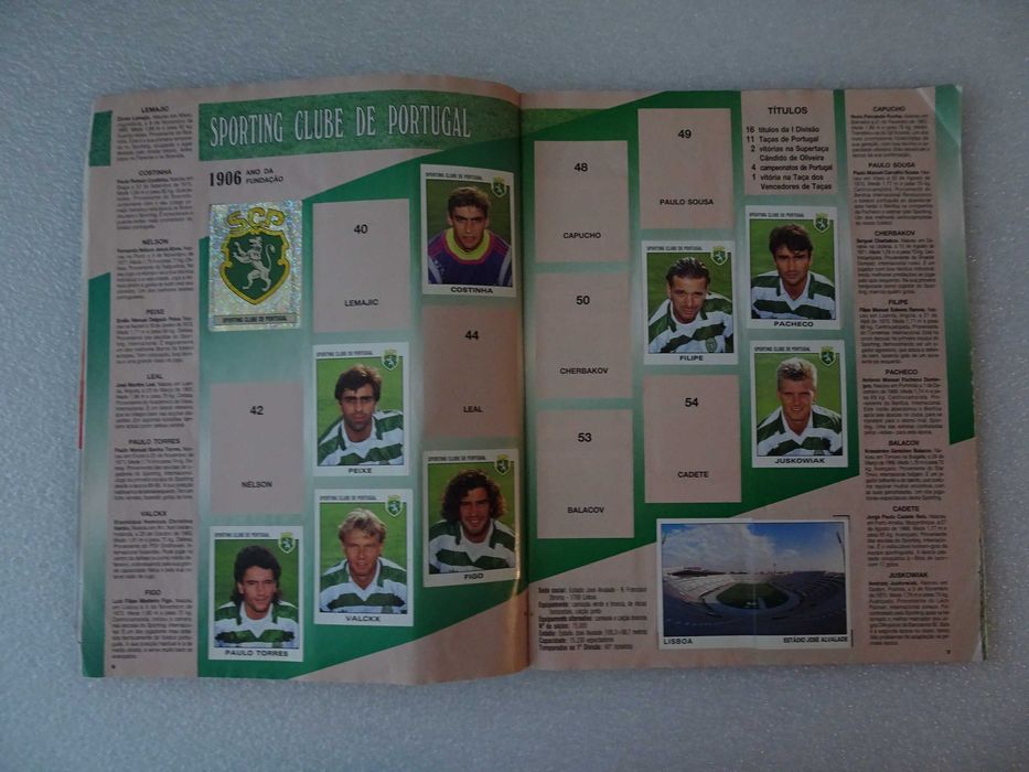 Caderneta de cromos de futebol - Futebol 93/94 Panini (tem 222 cromos)