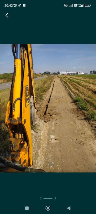 Usługi koparko-ładowarką 
- Niwelacja i równani