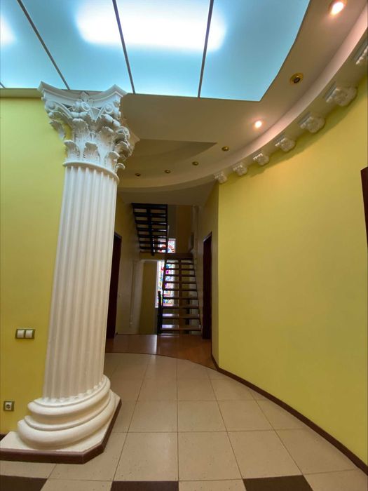 Усадьба площадью 455 м² в Черноморке