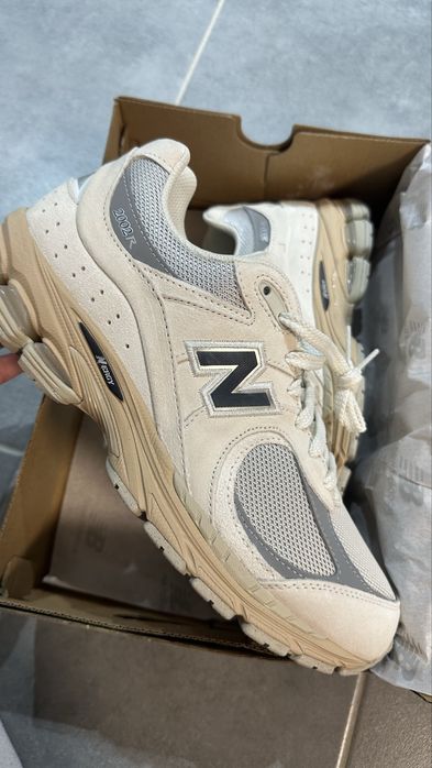 Кросівки New Balance 2002R