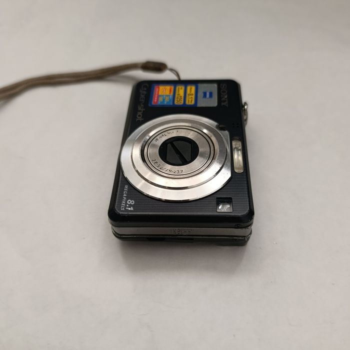 Фотоапарат SONY Model No. DSC-W100 в робочому стані