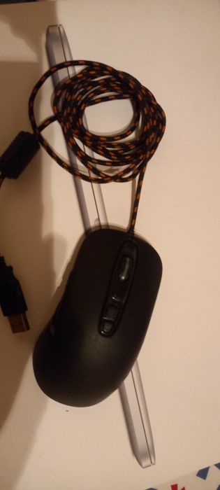 Gaming mouse in excellent condition64750558126209121