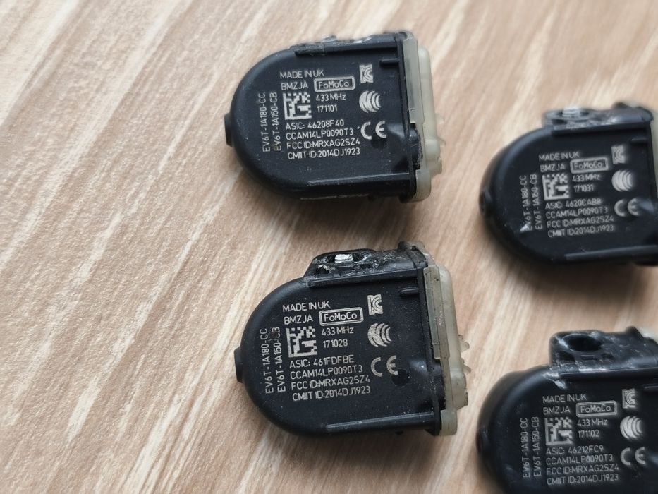 Czujniki ciśnienia Ford OEM 4 szt. TPMS kwadrat