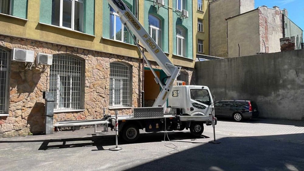 Podnośnik koszowy do  26 m. - z operatorem – usługi