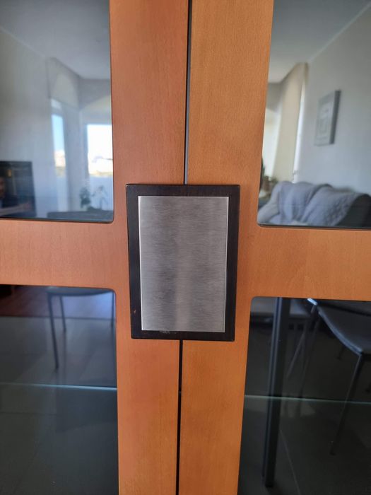 Cristaleira em Faia e Wengue