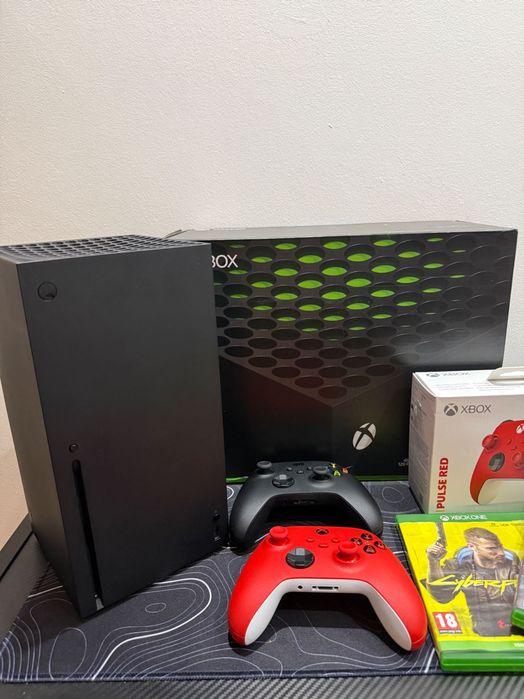 Xbox Series X 1TB + 2 pady + 2 gry