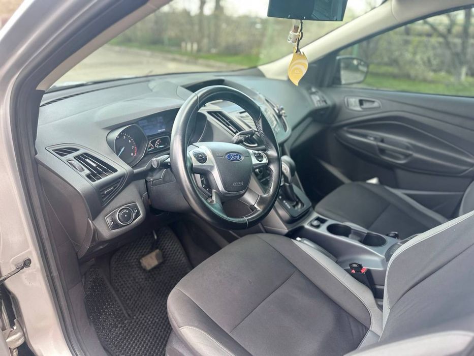 Авто Ford Escape 2016