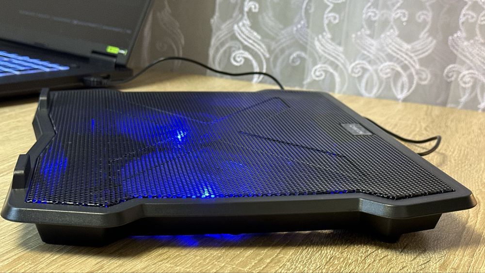 Підставка-Охолоджувач для ноутбука Canyon CNE-HNS03(2 + LED + USB-хаб)