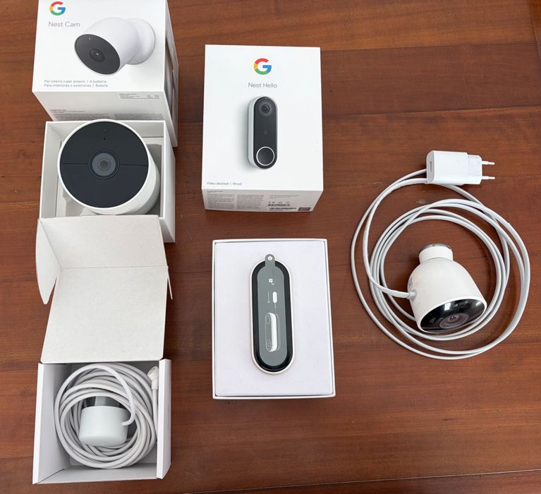 KIT Nest Hello (campainha com camara) + 2 Nest Camaras de Exterior