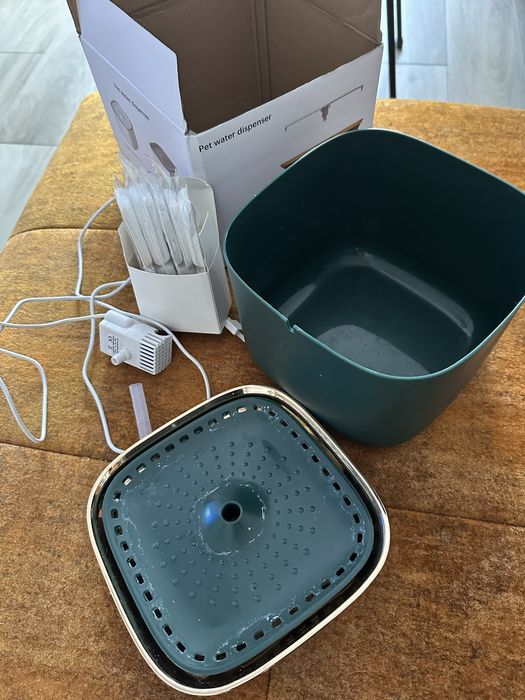 Poidelko dla kota psa