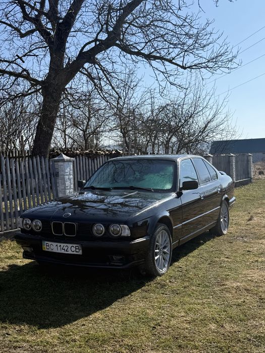 Продам BMW E34 520і