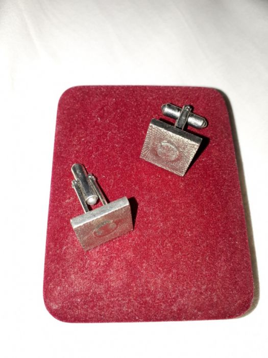 Cufflinks