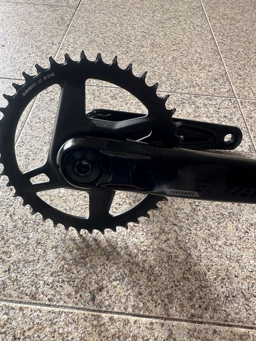 Vendo cassete e pedaleiro