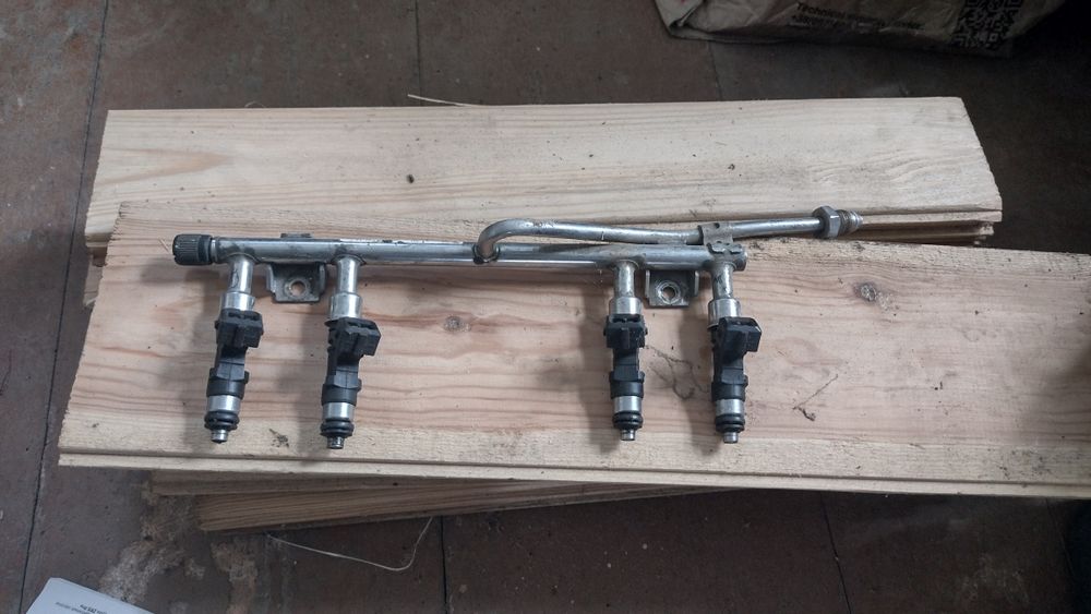 Рампа з форсунками ваз 2110-12: 1 000 грн. - Розпилювачі та паливні ...