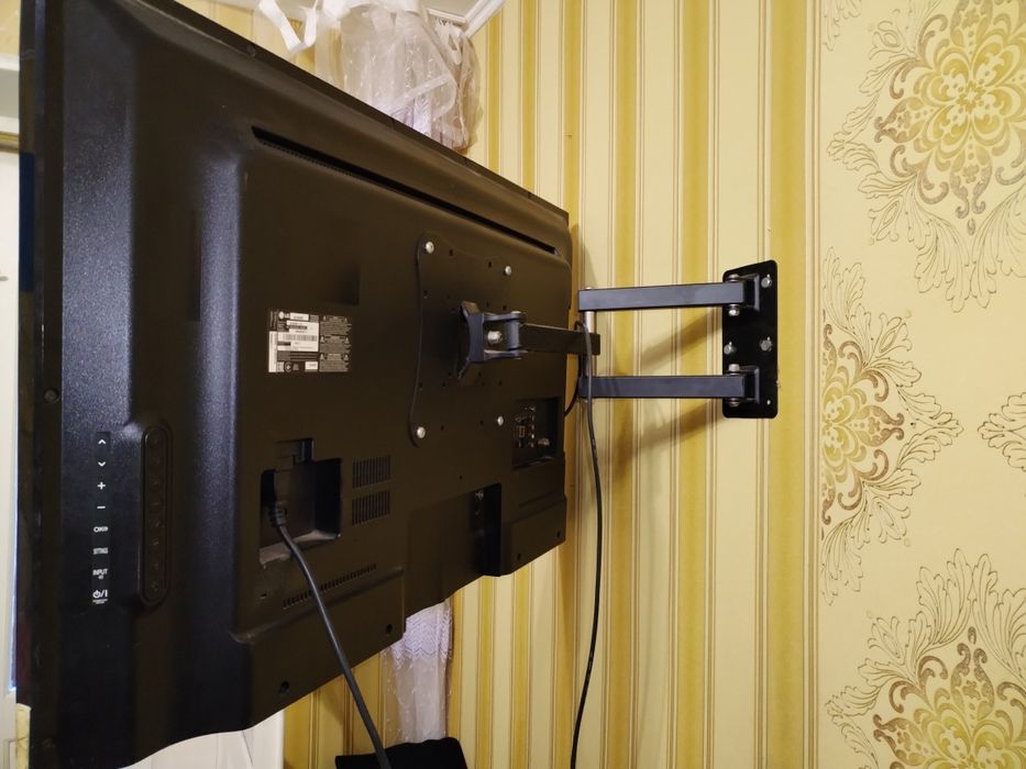 Телевізор. LG 42. Екран. LN540V.