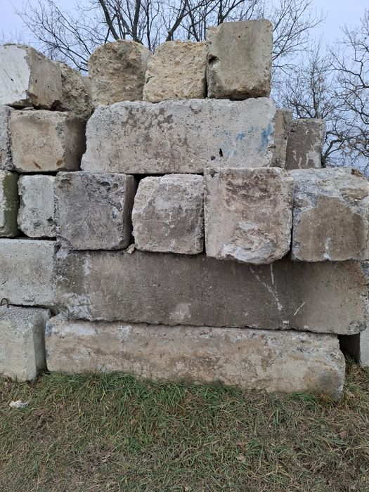 Продам бетонные, фундаментные блоки