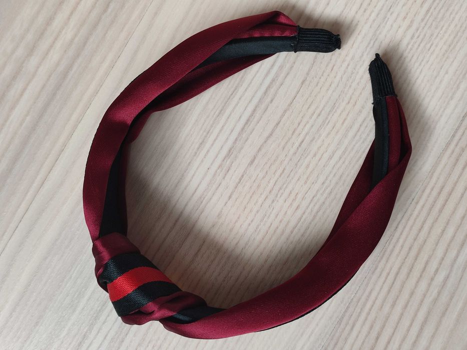 Жіночий обруч для волосся в стилі Gucci