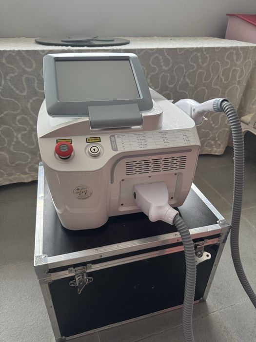 Máquina de Depilação a Laser Profissional