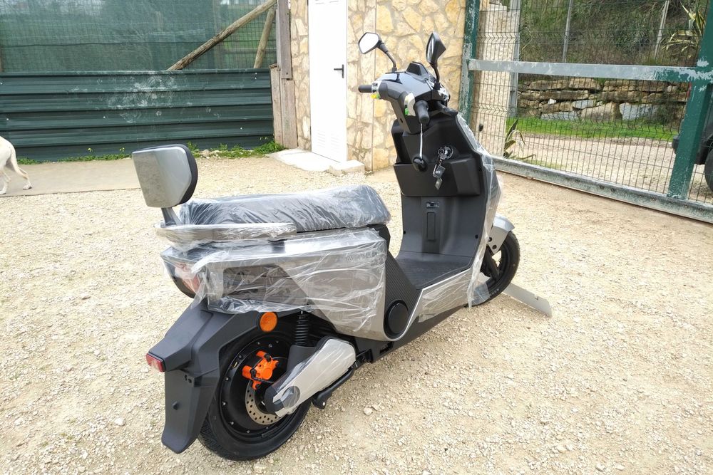 Luyuan S90 Pro Max 72V45Ah | 5200W | 150Km | 80Km/h | C/ Matrícula