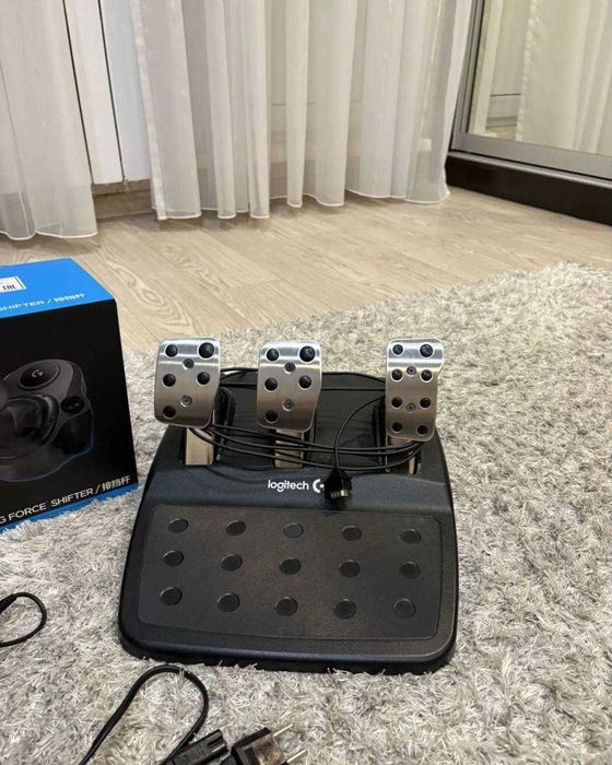 Volante + Pedais + Shifter LOGITECH G29