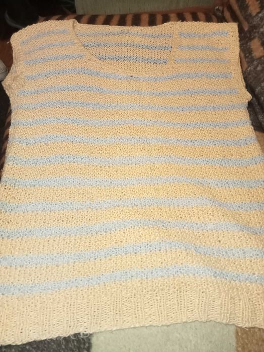 Sweterek bezrękawnik