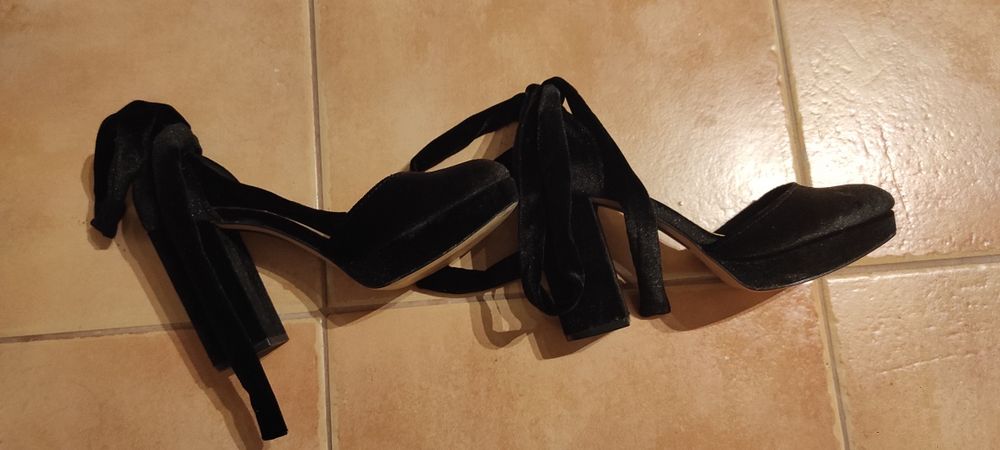 Sandálias de salto alto 36
