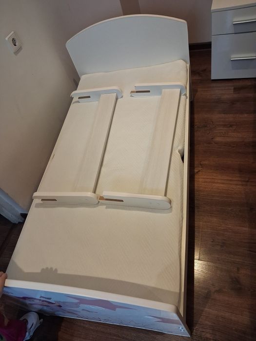 Łóżeczko dla dziecka 140 x 70 materac