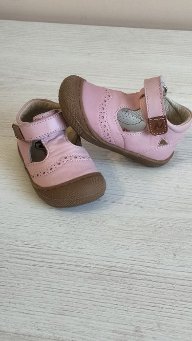 Босоніжки дитячі