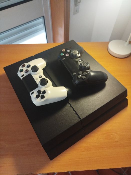 Playstation 4 + FIFA22