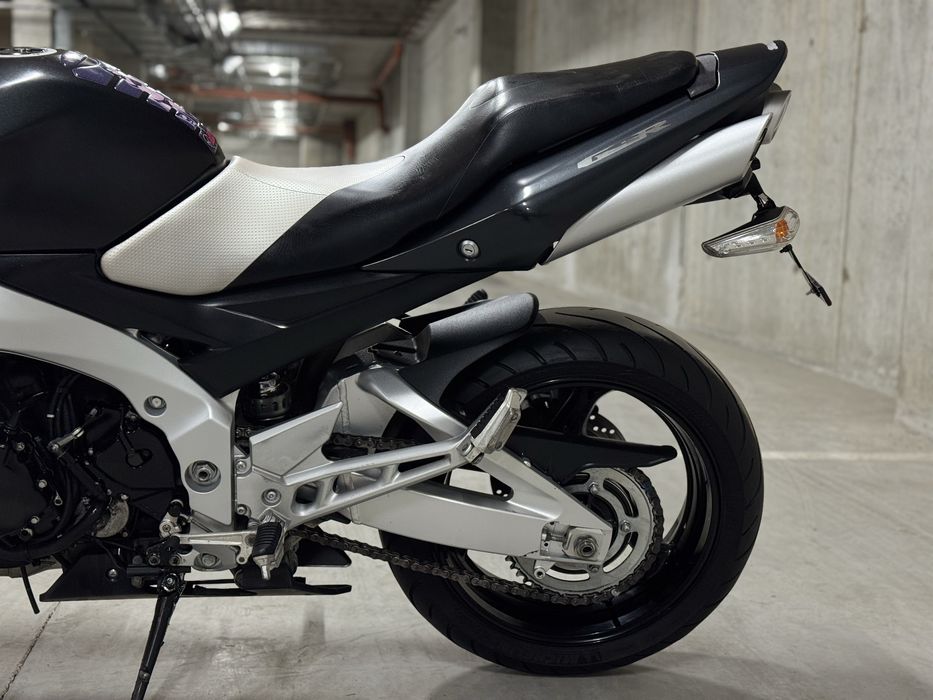Мотоцикл Suzuki GSR600