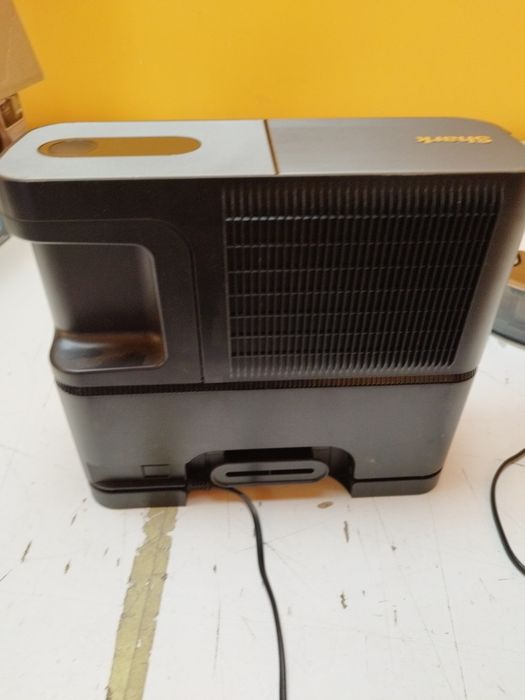 Robot sprzątający shark rv2600lfeu