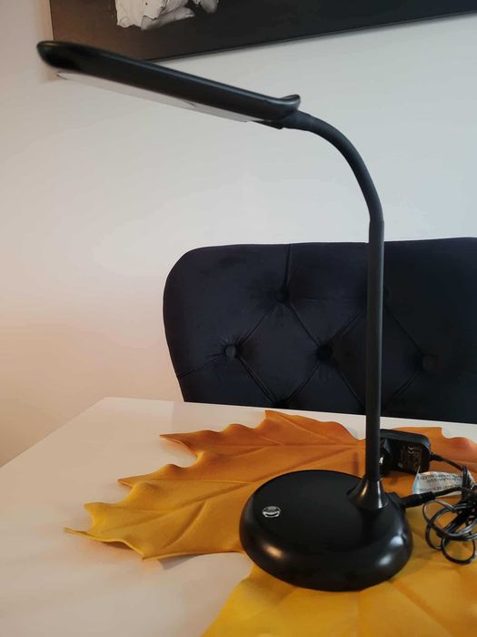 lampka biurkowa czarna