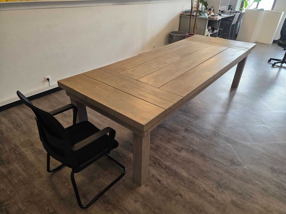 Mesa maciça (muito pesada)