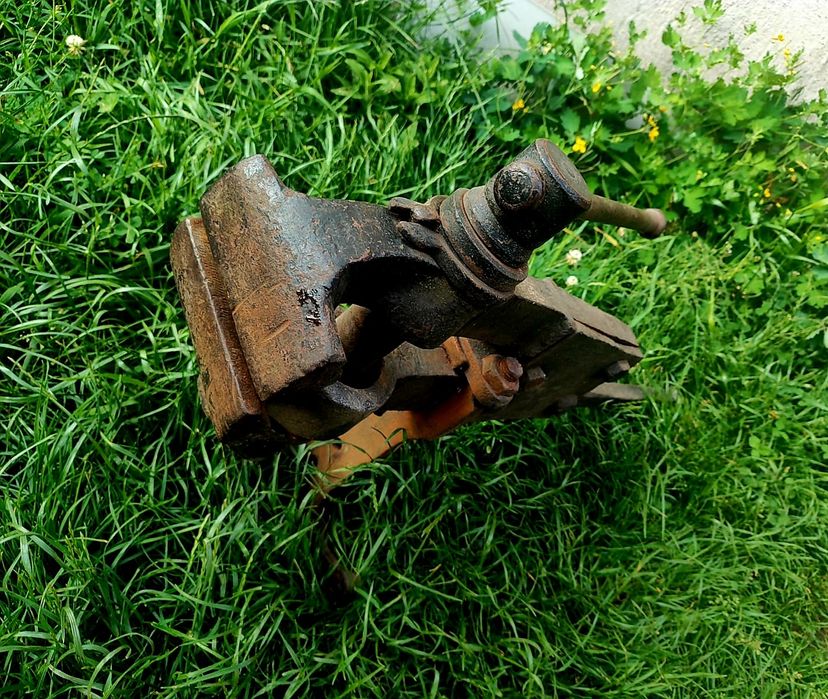 Kowadło dwurożne i Imadło kowalskie Zestaw