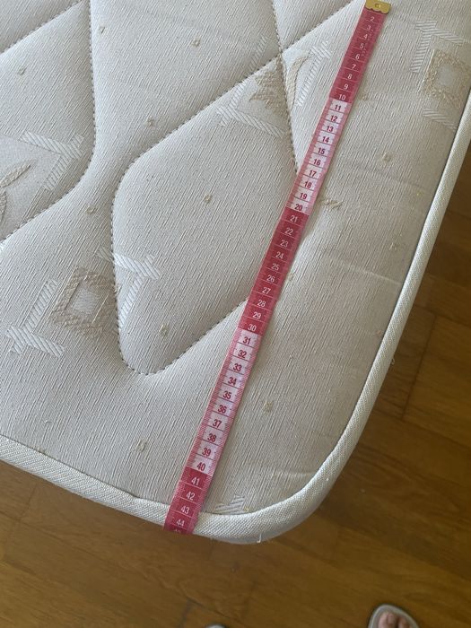 Cama de casal com base e colchão – 140x195cm