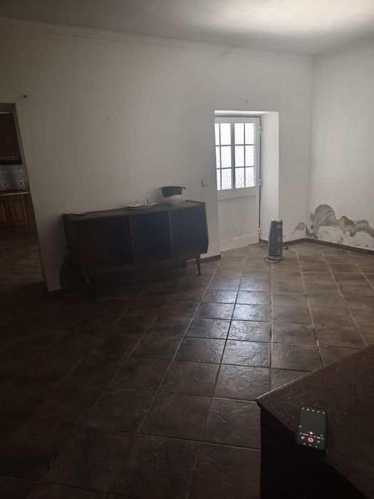 Casa em PEDRA,  habitável, a 3h da cidade Do Fundão