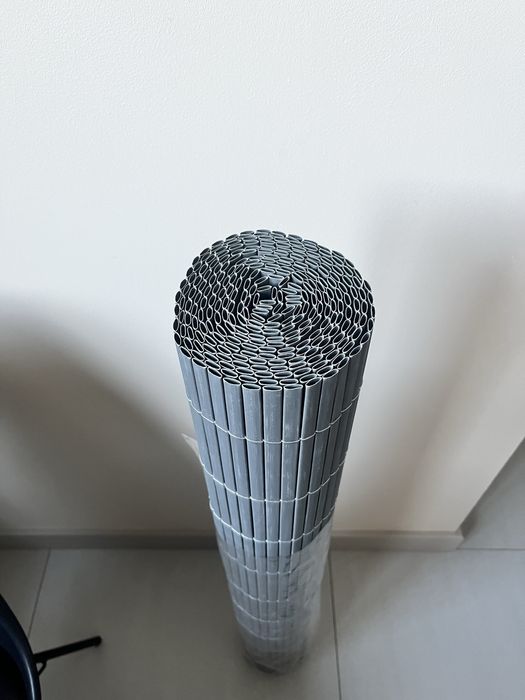 Mata PVC na ogrodzenie