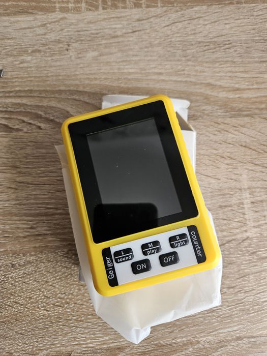 Дозиметр і детектор електромагнітного випромінювання