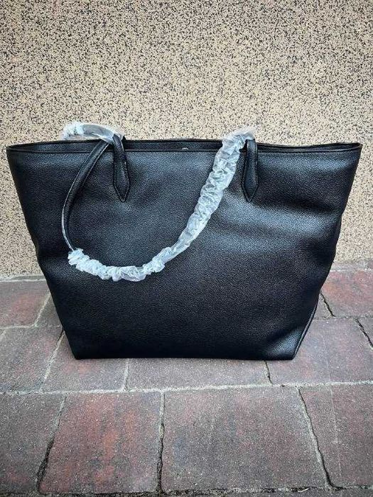 Duża czarna torebka vs nowa