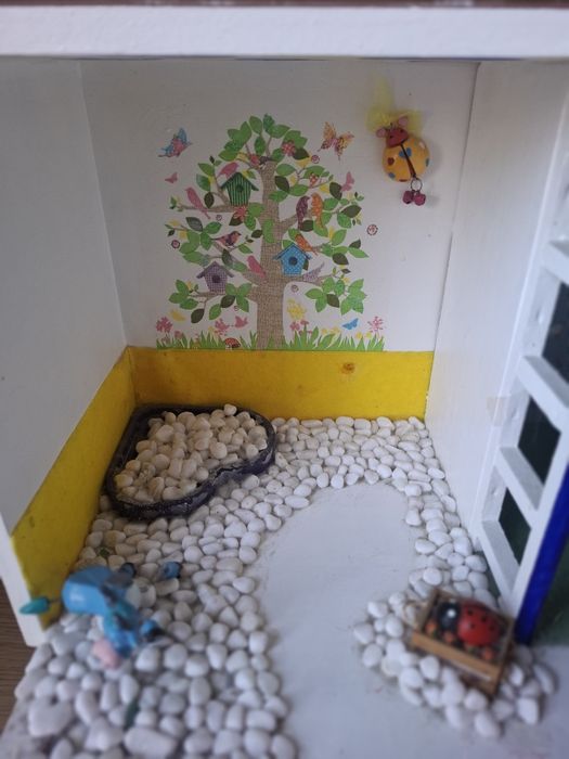 Casa de Bonecas 1,35mt (alt) x 1 mt (larg)