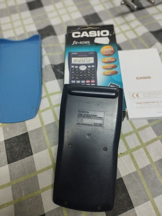 Calculadora Gráfica Texas Instruments Ti-82 STATS + CASIO científica