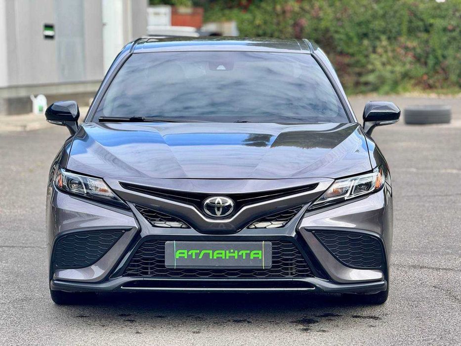 Toyota Camry SE 2022