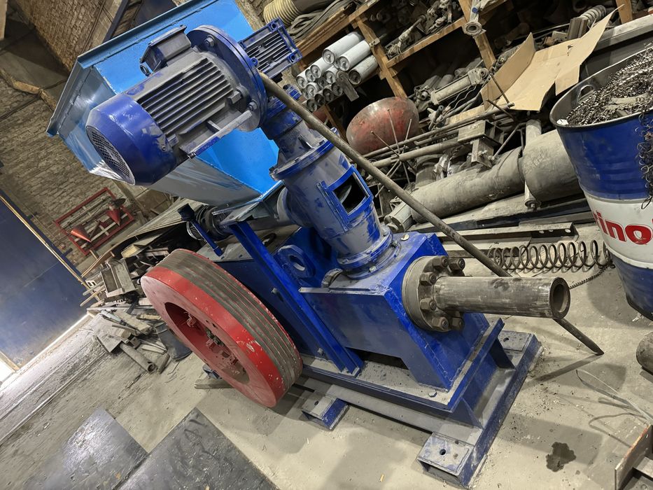 Продається прес для виготовлення брикетів нестро БП-75