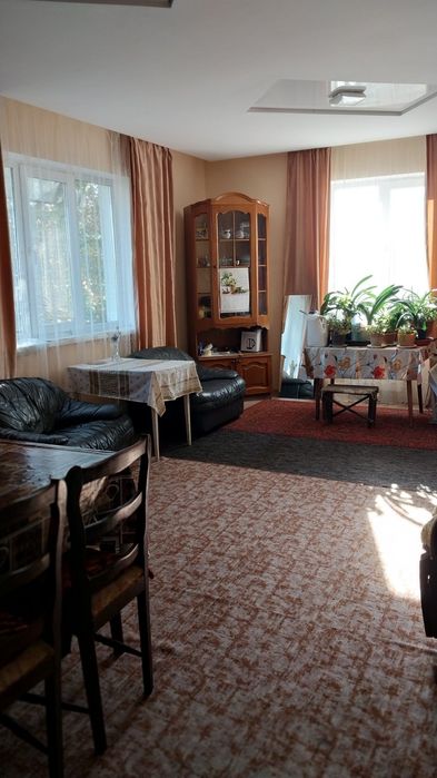 Обмін на квартиру, добротний будинок з бомбосховищем, підвал