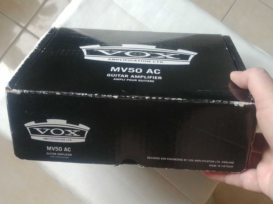 Ламповий гітарний підсилювач VOX MV50 AC