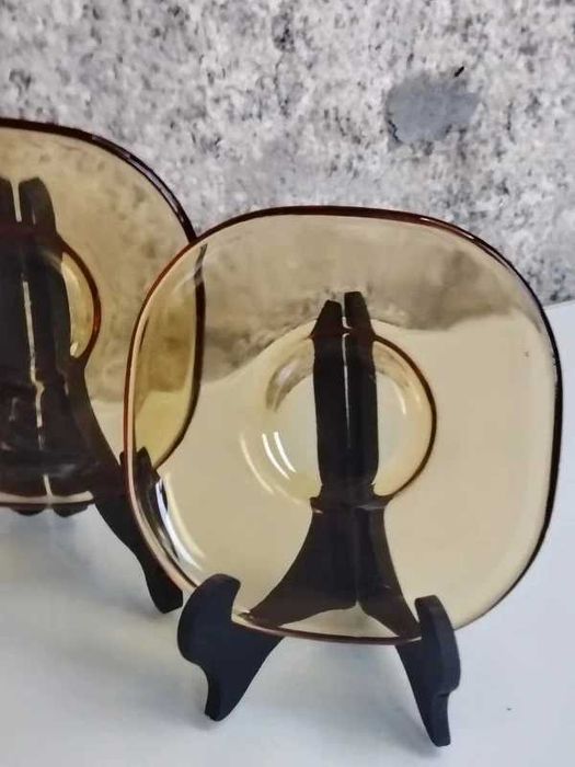 Lote 2 Pratos Quadrados Vereco – Vidro Âmbar Vintage