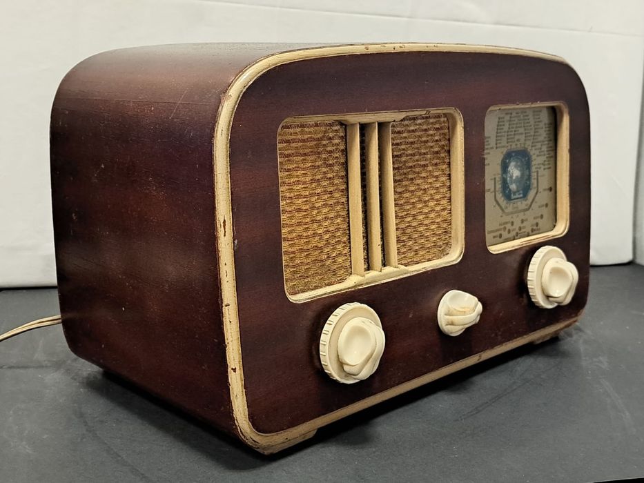 Rádio antigo Centrum