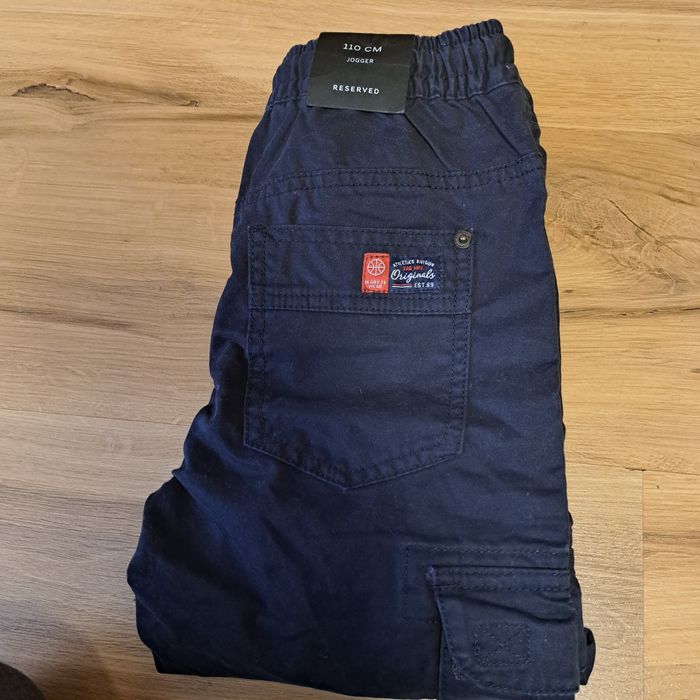 Reserved 110 spodnie jogger