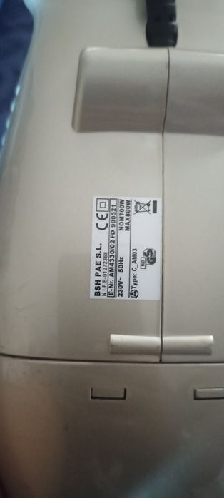 Aspirador Ufesa 800w