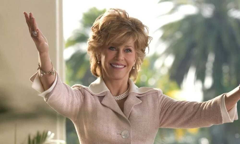 UMA SOGRA DE FUGIR (Jennifer Lopez/Jane Fonda) Saiu-lhe um Monstro...